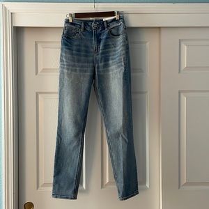 NWT | American Eagle Curvy Mom Jeans | Size 2